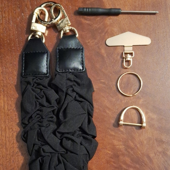 Elegant Black and Gold Women's Phone Wrist Strap Accessory Set - Picture 1 of 5